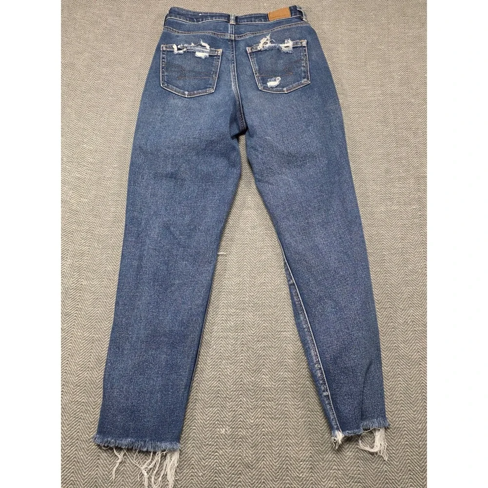 American Eagle Outfitters Mom Jeans Distressed Ripped Medium Wash Size 4‎